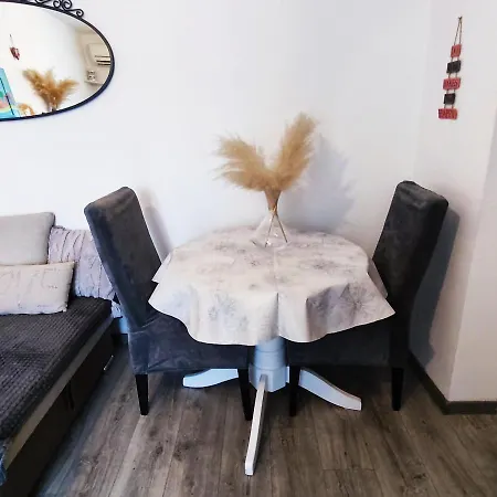 Sweet R&m Apartman *